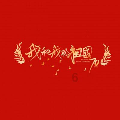 4岁哥哥照顾二胎妹妹,怕妹妹摔腿软了也不松手,妈妈看了太心疼